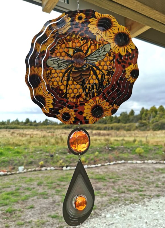 Bee (kind) Wind Spinner - Image 2