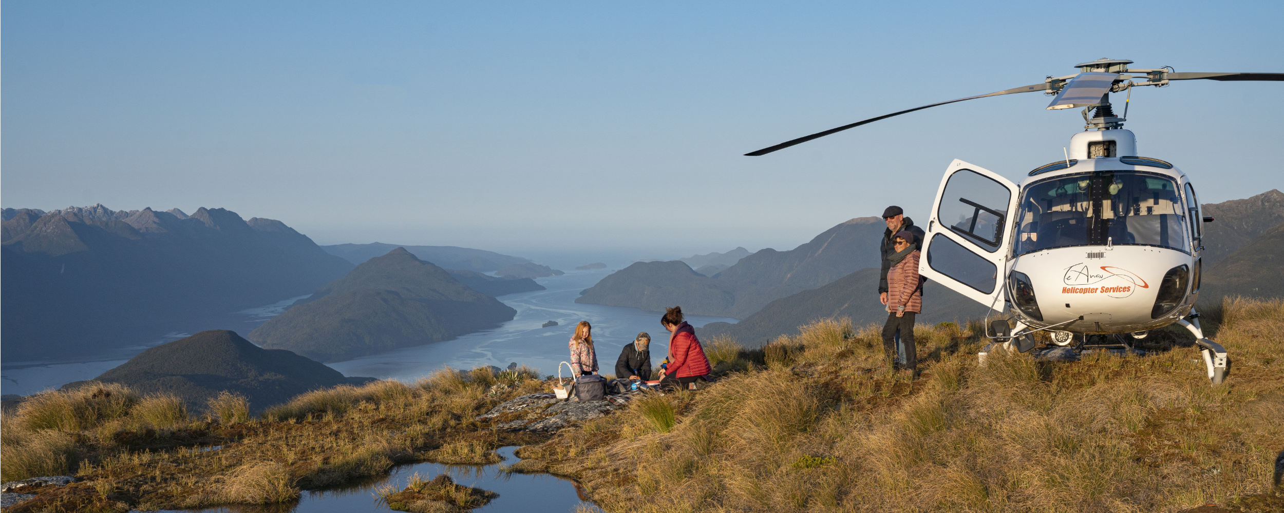 Dusky Sound picnic with helicopter