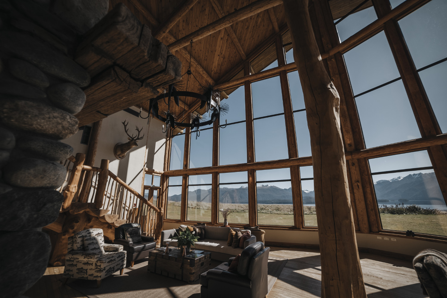 fiordland-lodge-lounge