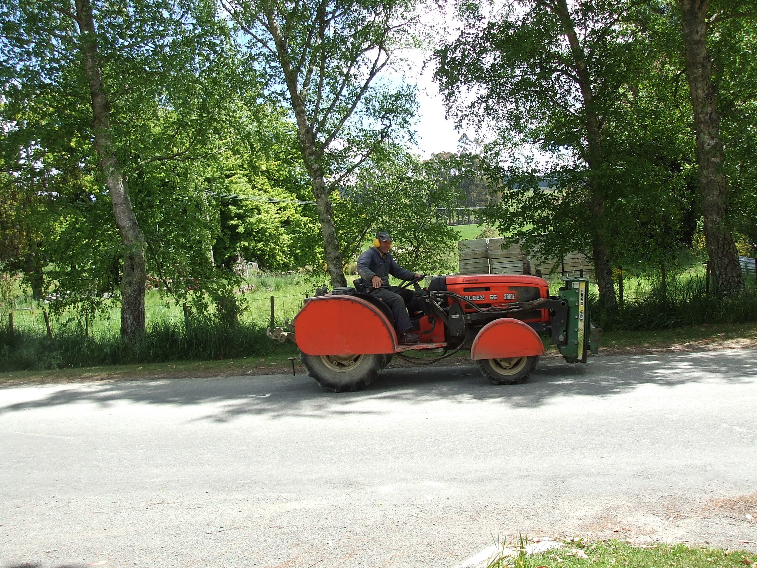 Moutere tractor