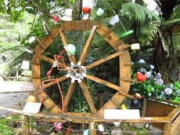 Bucket spinning wheel