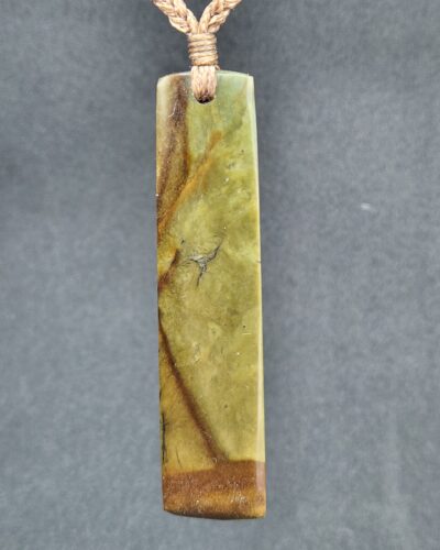 Whakatu Raukaraka Toki Pounamu