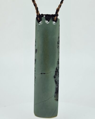 Back view of Toki Pounamu