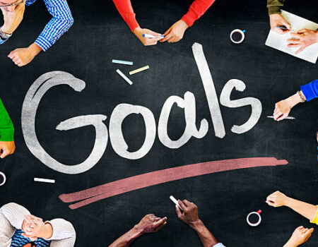 Lynda sharing practical goal-setting tips — accountant in Motueka