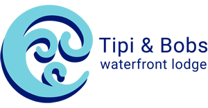 Tipi & Bobs Waterfront Lodge